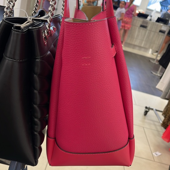 MICHAEL KORS
Reed Large Leather Belted Satchel Shoulder Handbag
Electric Pink - Picture 4 of 16